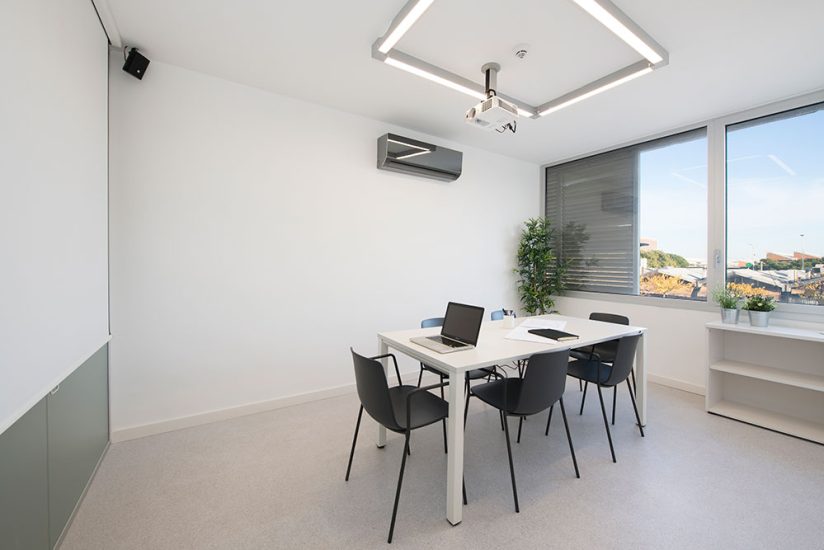 proyector en la sala de reuniones Food trade center