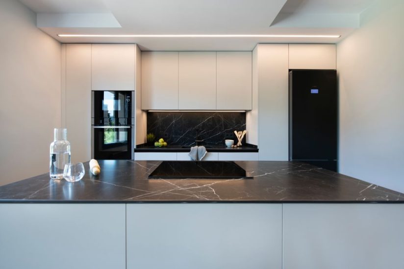 Taulell Silestone imitació marbre negre Marquina