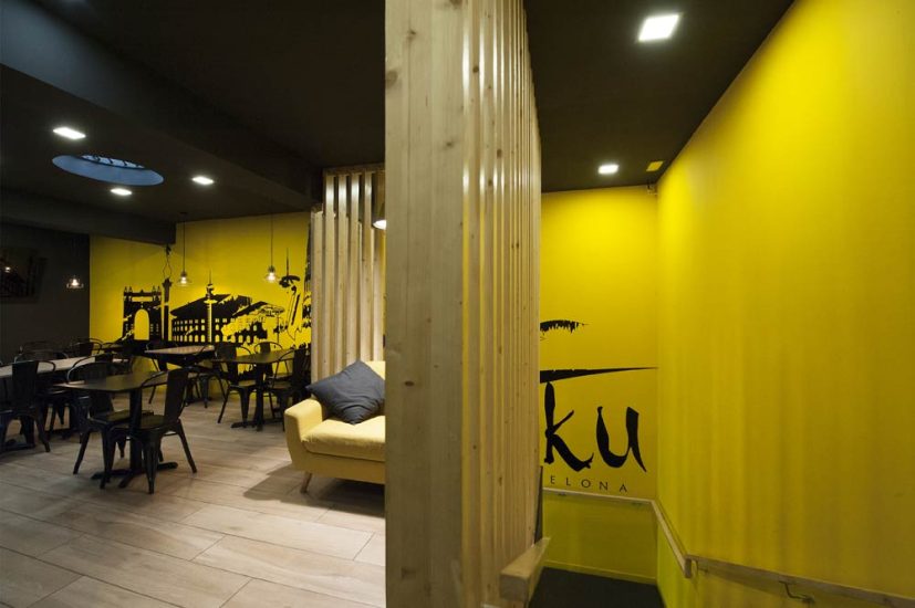 Separador de espacios de tablas de madera. Diseño de restaurantes Sincro