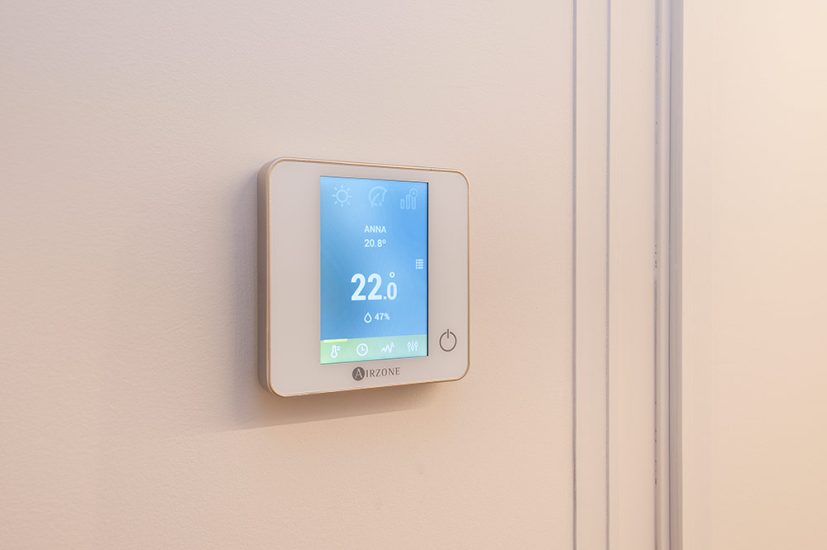 Termostato inteligente Airzone para climatización. Vivienda.